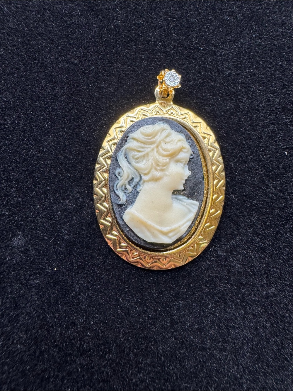 Vintage Victorian Lady Cameo Pendant  in Cream and Black with Gold-Tone Frame